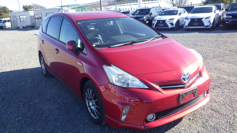 Toyota PRIUS ALPHA 2011