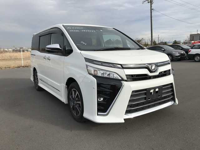 Toyota Voxy 2018