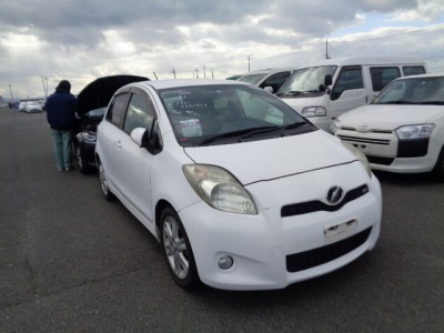 Toyota Vitz 2011