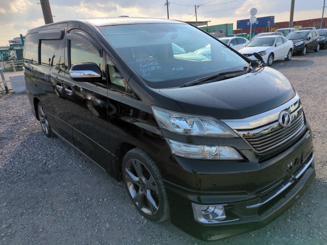 Toyota Vellfire 2013