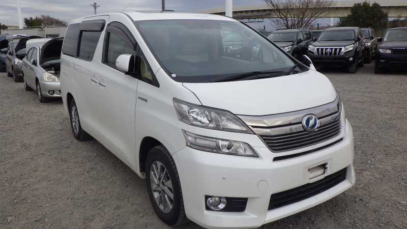 Toyota Vellfire 2013