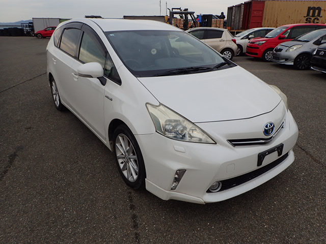 Toyota PRIUS ALPHA 2012