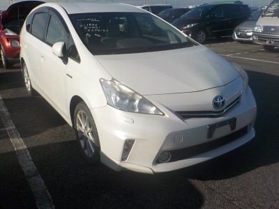 Toyota PRIUS ALPHA 2013