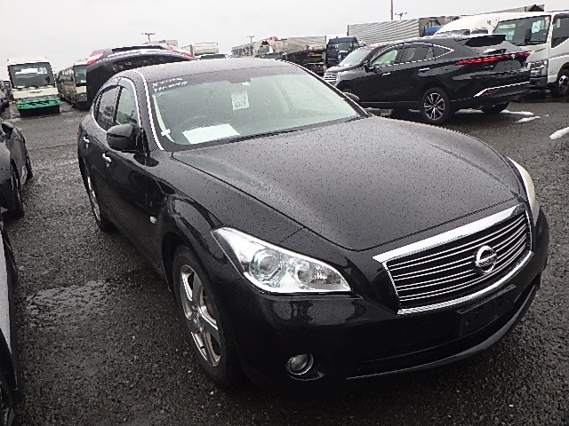 Nissan Fuga 2013