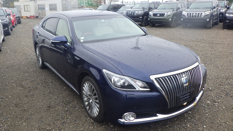 Toyota Crown Majesta 2014