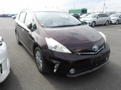 Toyota PRIUS ALPHA 2013