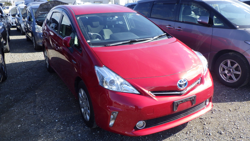 Toyota PRIUS ALPHA 2012