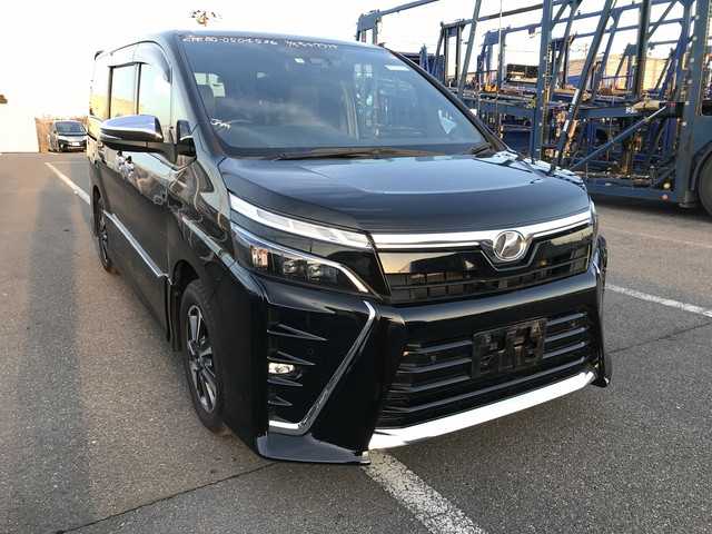 Toyota Voxy 2019