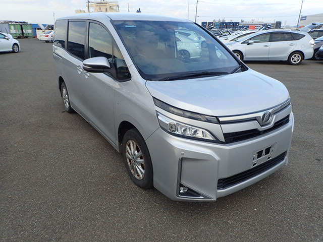 Toyota Voxy 2018