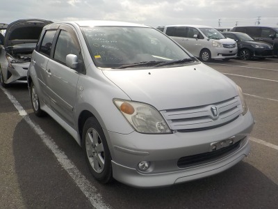 Toyota IST 2002