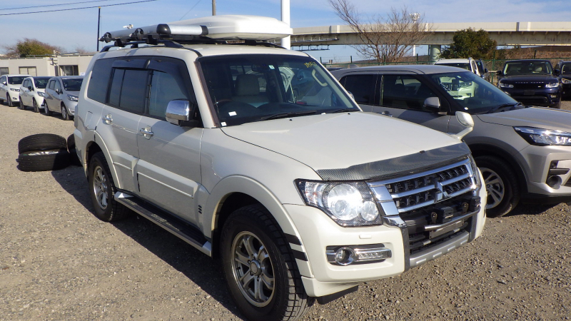 Mitsubishi Pajero 2015