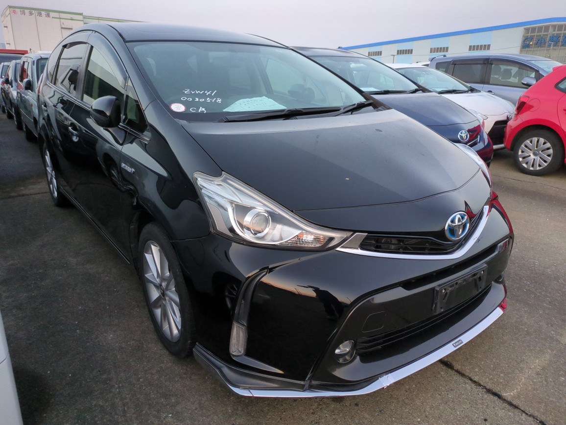 Toyota PRIUS ALPHA 2015