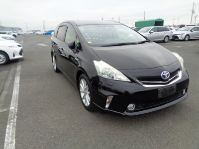 Toyota PRIUS ALPHA 2012