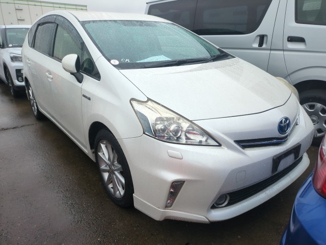 Toyota PRIUS ALPHA 2014