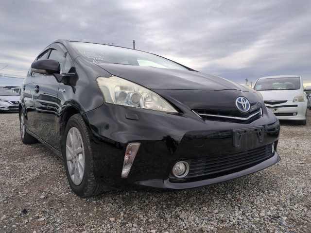 Toyota PRIUS ALPHA 2011