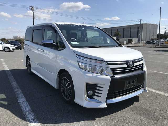 Toyota Voxy 2015