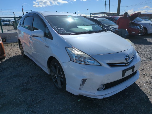 Toyota PRIUS ALPHA 2012