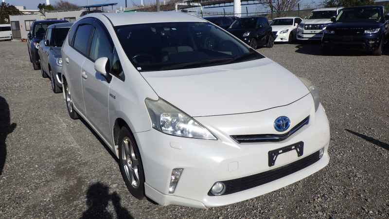 Toyota PRIUS ALPHA 2013