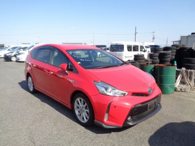 Toyota PRIUS ALPHA 2015