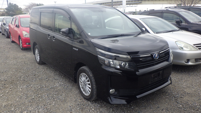 Toyota Voxy 2015