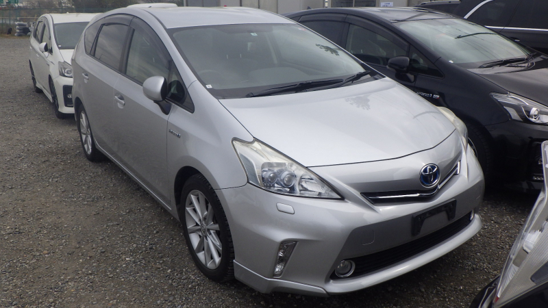 Toyota PRIUS ALPHA 2011