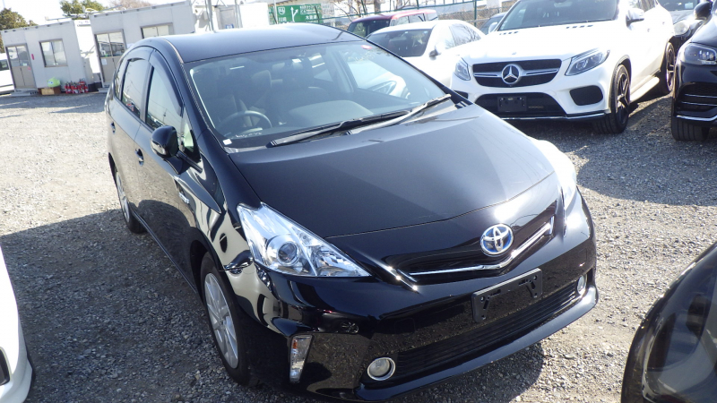 Toyota PRIUS ALPHA 2011