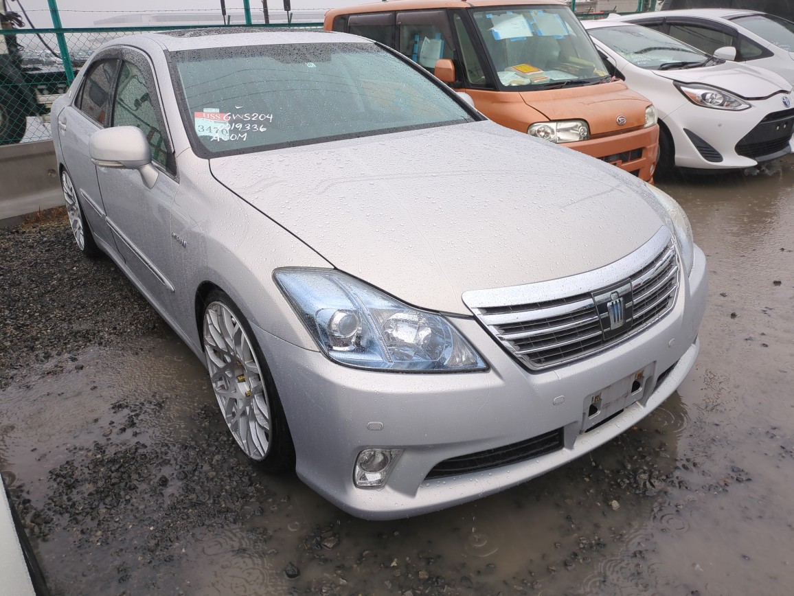 Toyota Crown Hybrid 2011