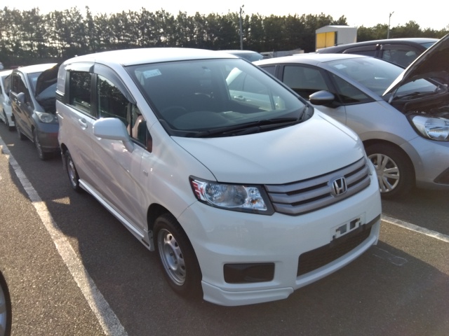 Honda Freed Spike 2011