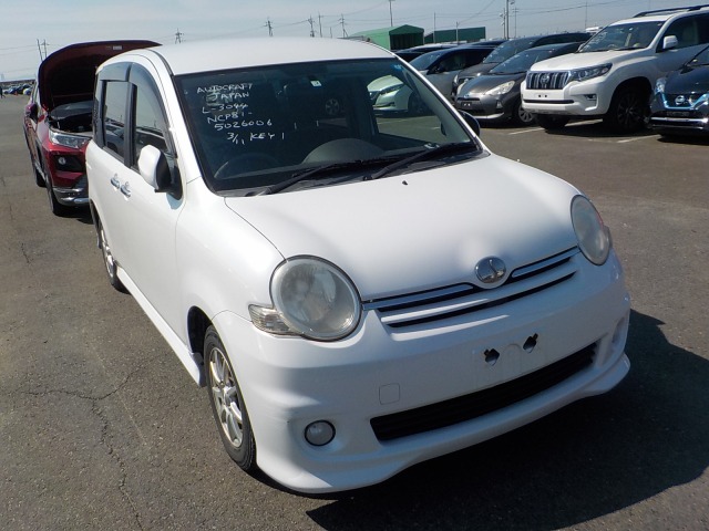 Toyota Sienta 2007