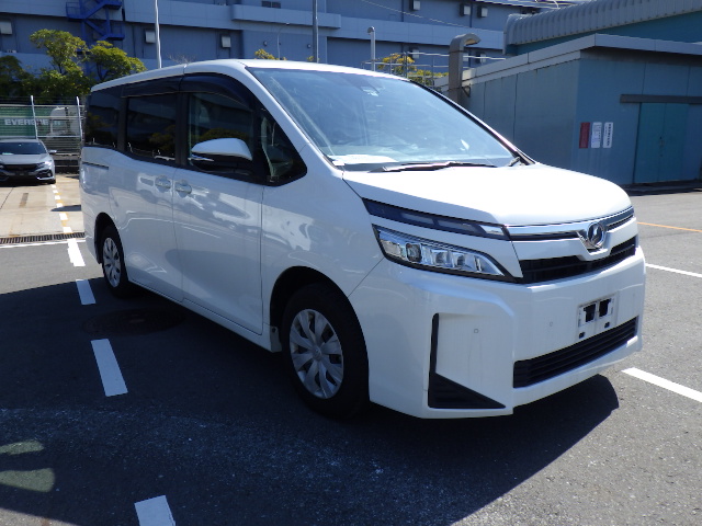 Toyota Voxy 2019