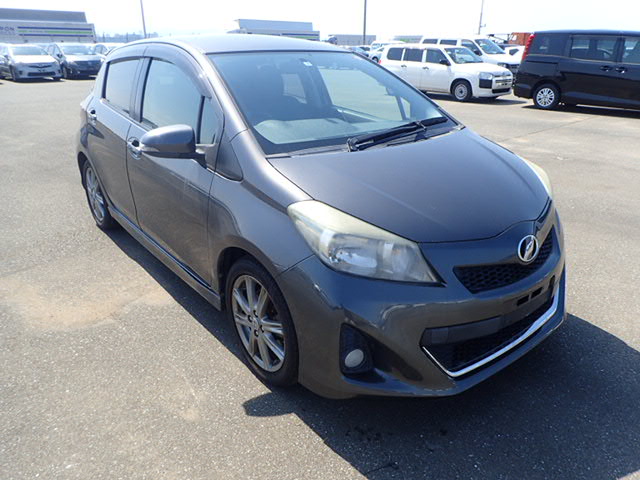 Toyota Vitz 2011