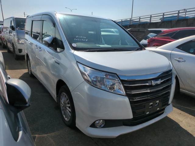 Toyota Noah 2014