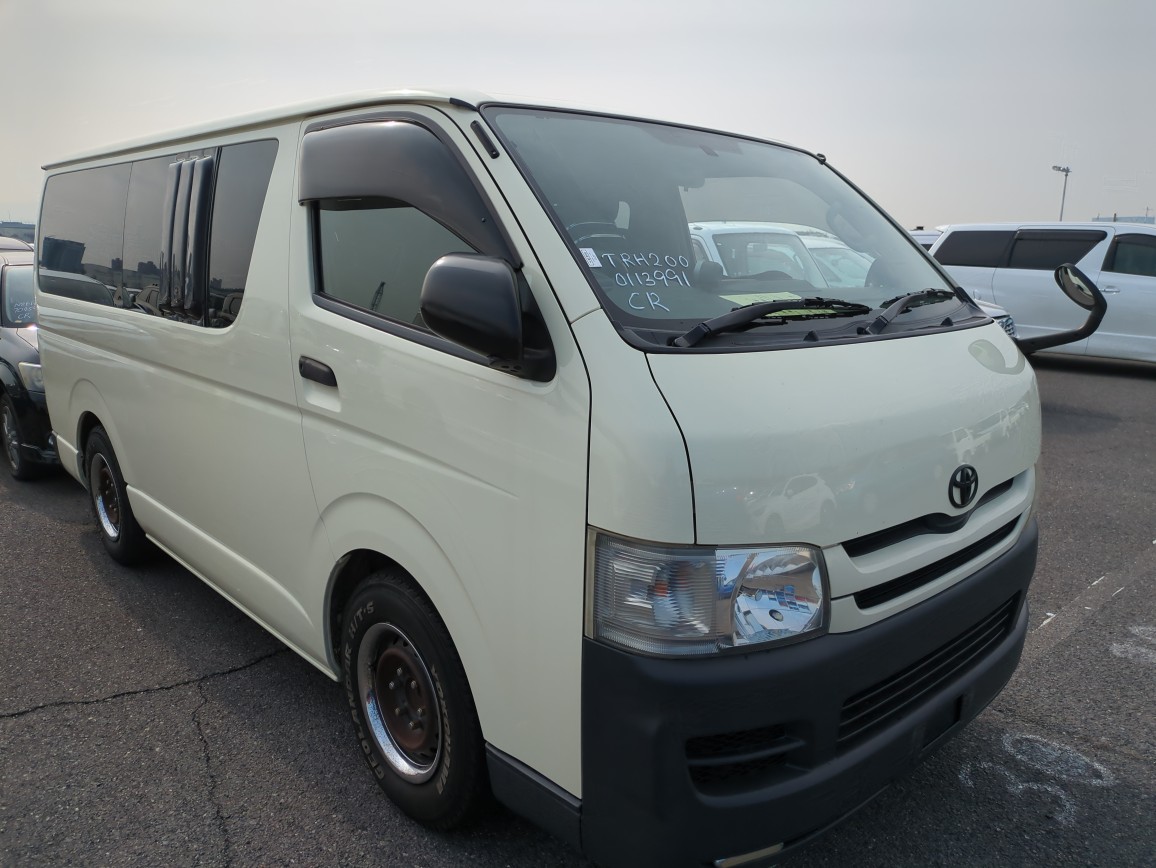 Toyota Hiace Van 2010