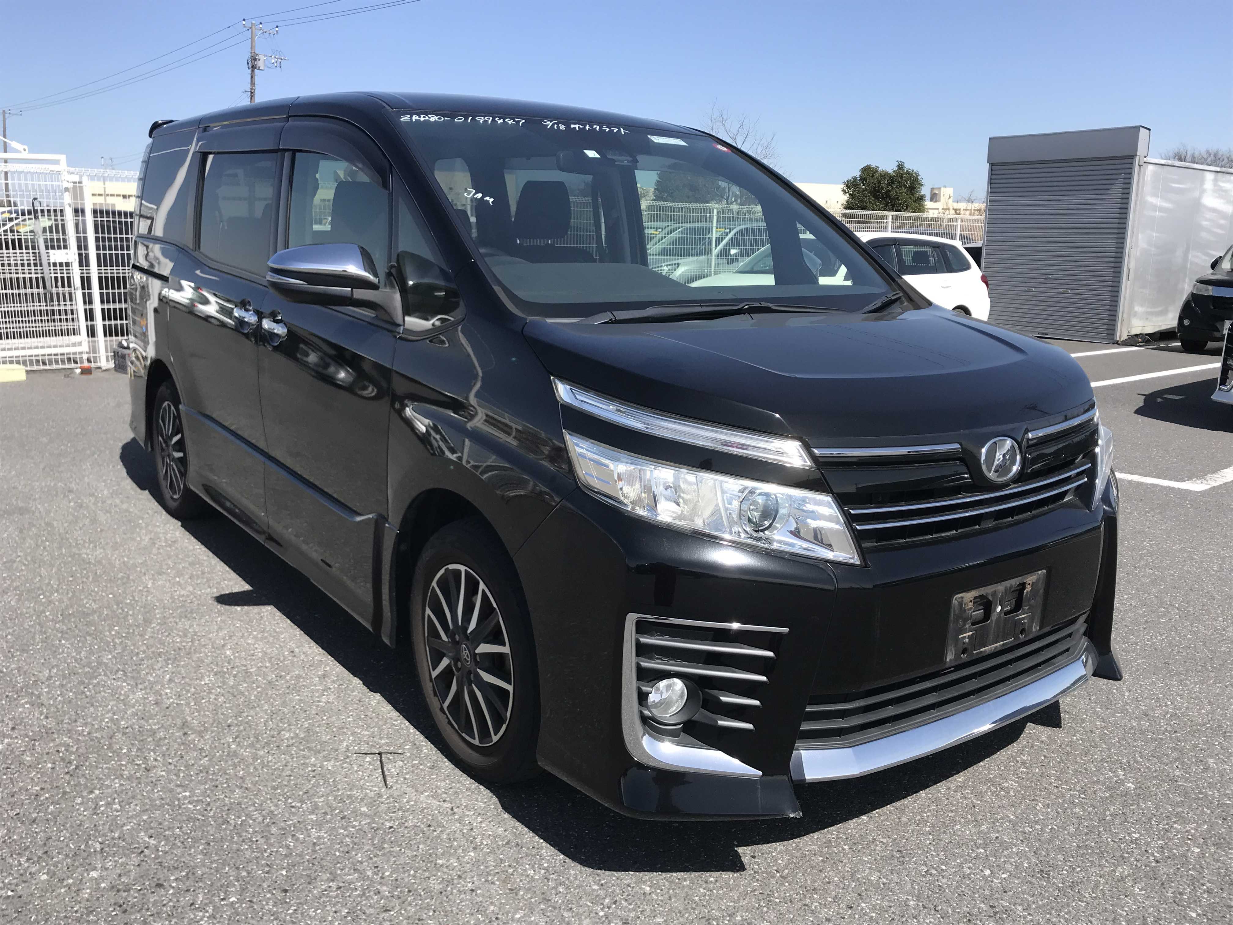 Toyota Voxy 2016