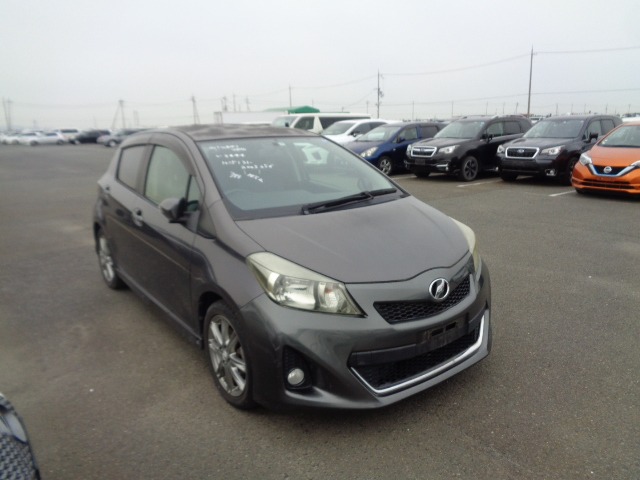 Toyota Vitz 2011