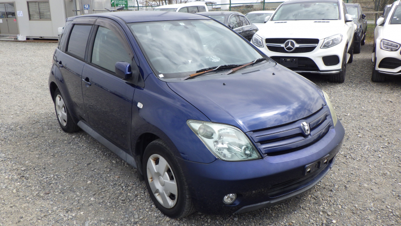 Toyota IST 2003