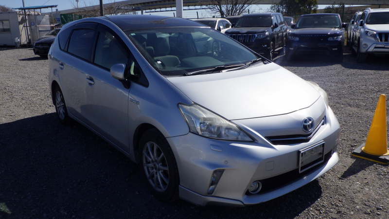 Toyota PRIUS ALPHA 2012