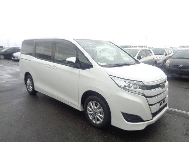 Toyota Noah 2021