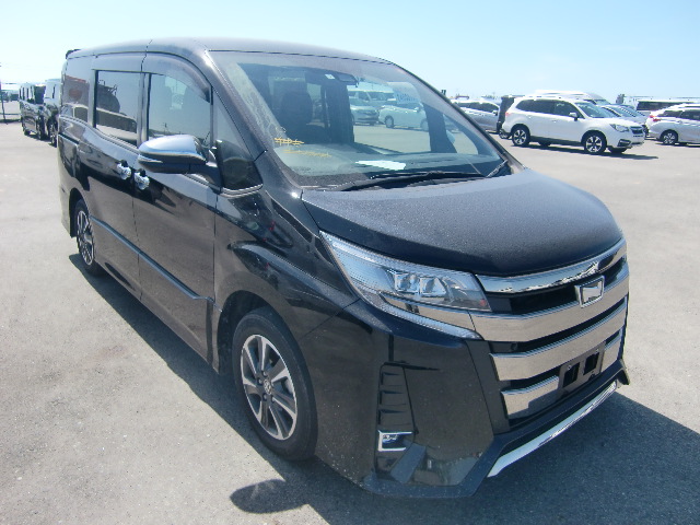 Toyota Noah 2021