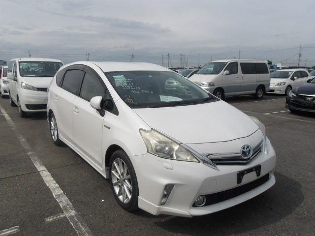 Toyota PRIUS ALPHA 2013