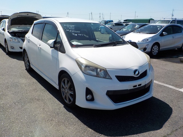 Toyota Vitz 2011