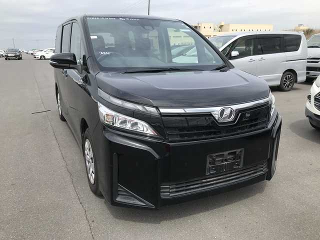 Toyota Voxy 2019