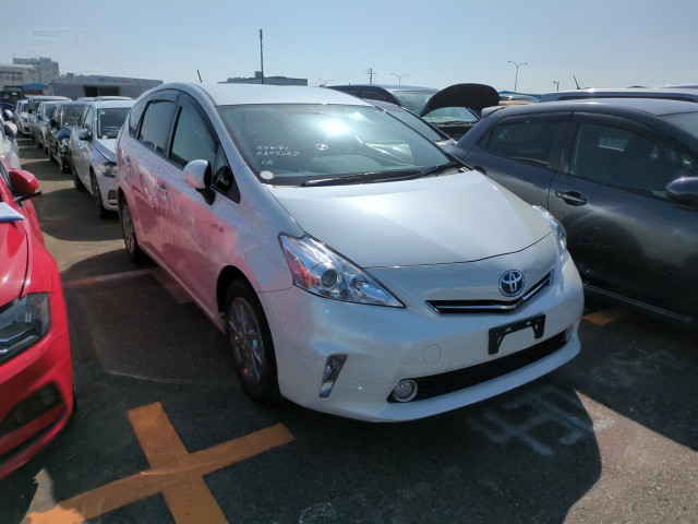 Toyota PRIUS ALPHA 2014