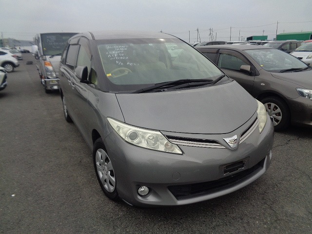 Toyota Estima 2013