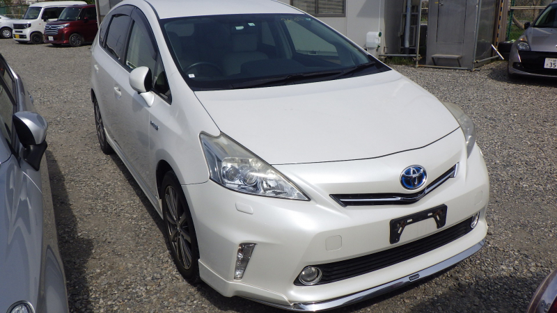 Toyota PRIUS ALPHA 2012