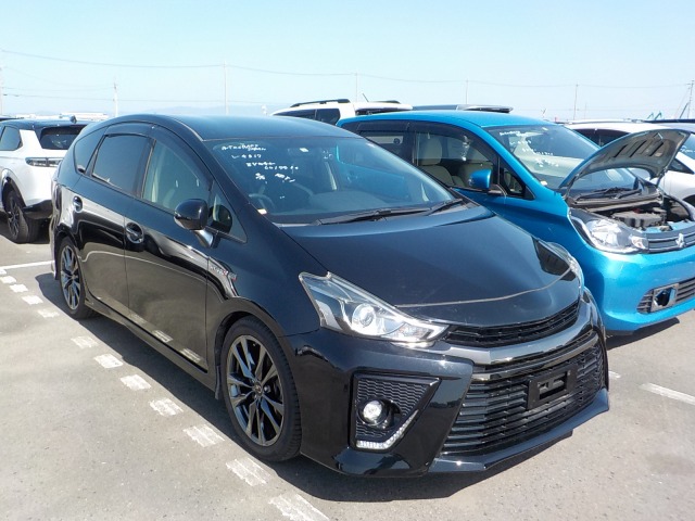 Toyota PRIUS ALPHA 2016