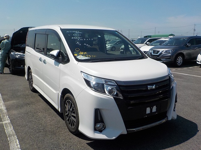 Toyota Noah 2017