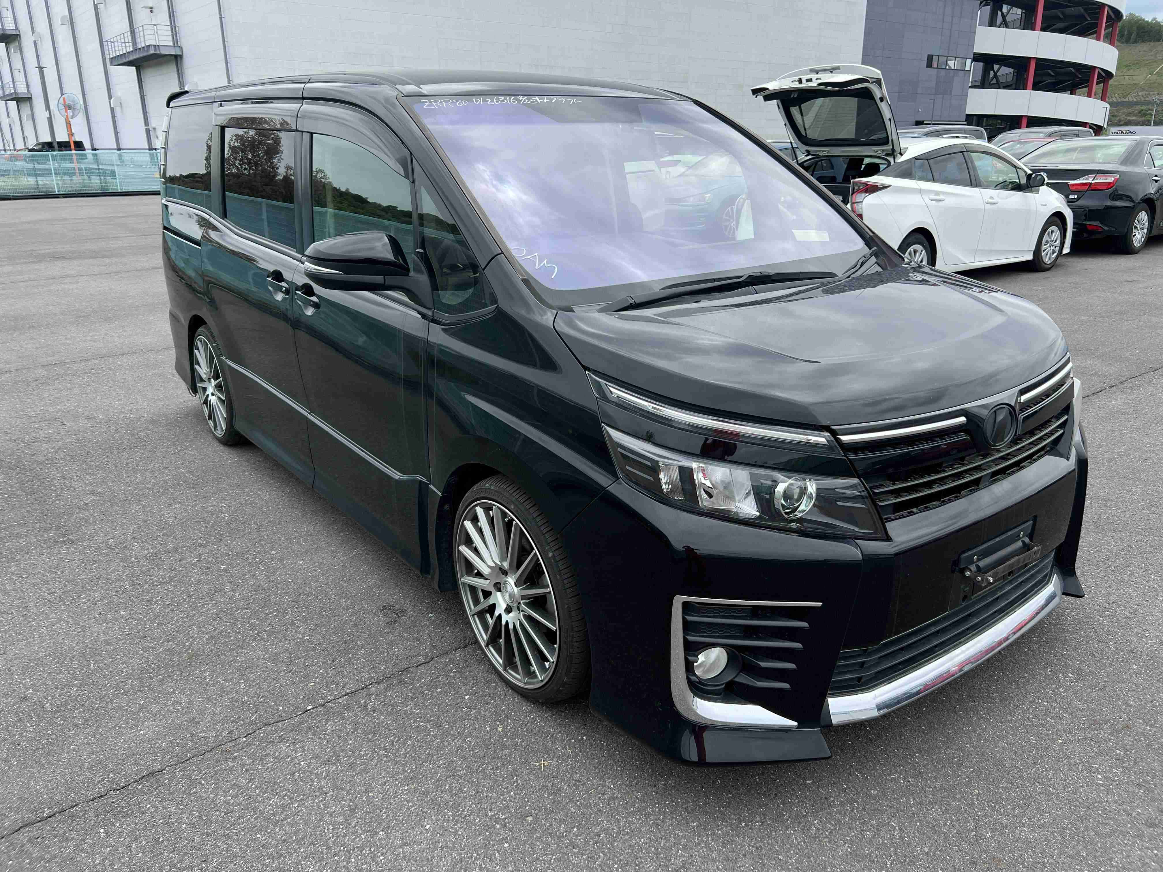 Toyota Voxy 2015