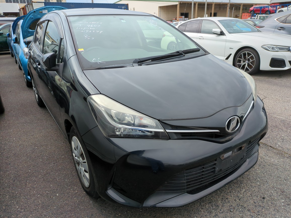 Toyota Vitz 2015