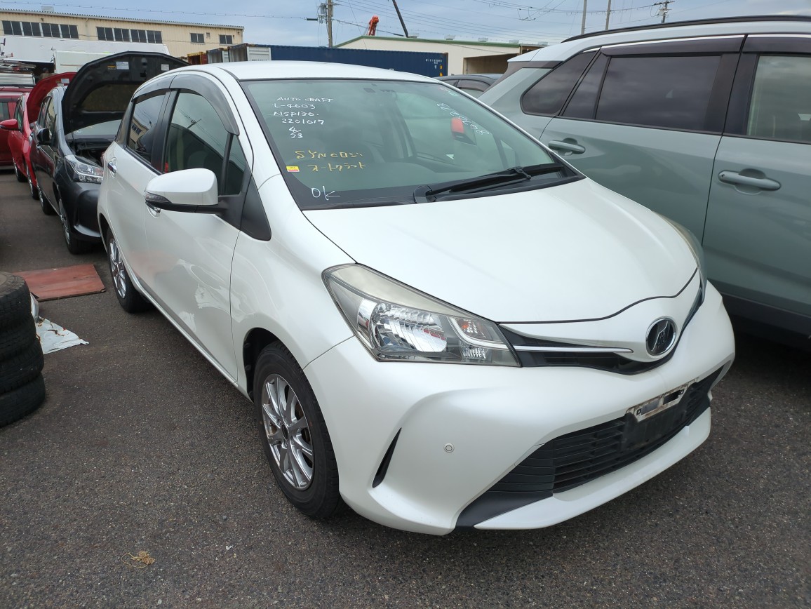 Toyota Vitz 2015